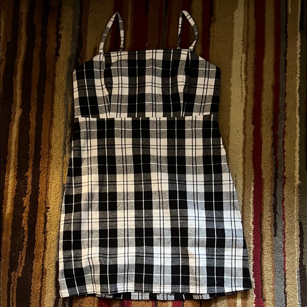 Hollister Black and White Plaid Midi Dress